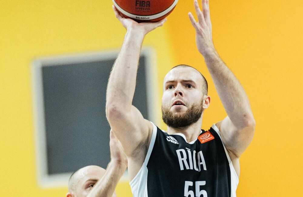 Українці за кордоном: Ткаченко дебютував в Хорватії, Сидоров набрав 15 очок у ЛЕБЛ